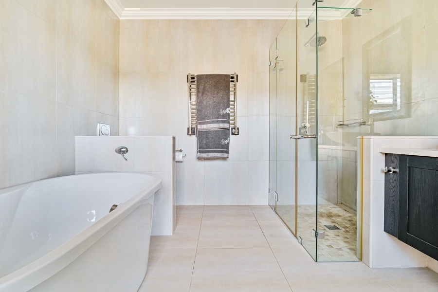 5 Bedroom Property for Sale in Pezula Golf Estate Western Cape